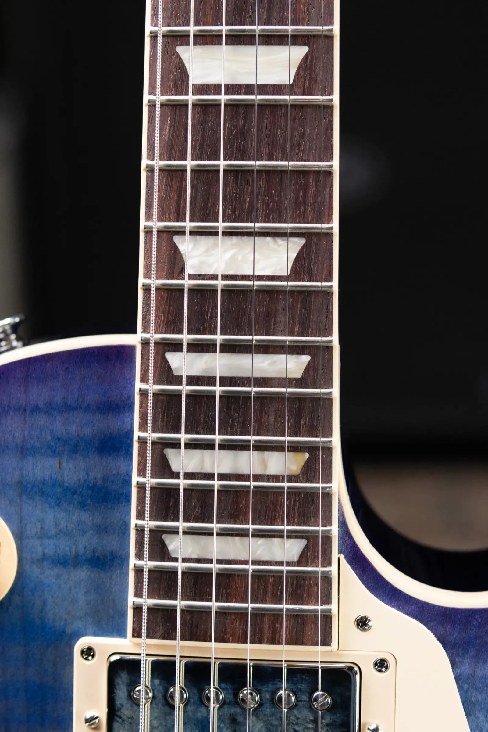 Gibson Les Paul Standard '60s Figured Top Electric Guitar - Blueberry Burst with Hardshell Case