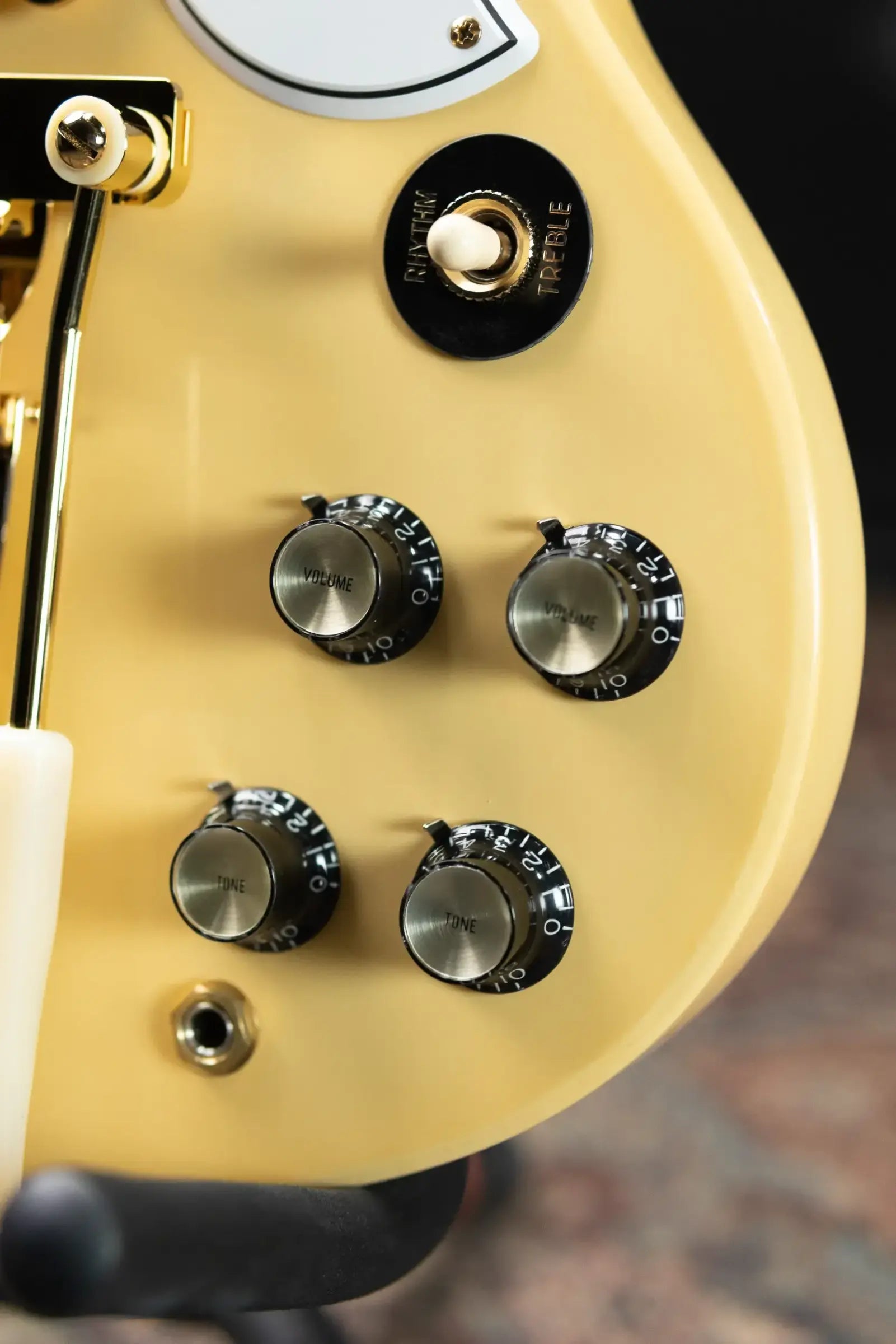 Gibson Custom Shop 1963 Les Paul SG Custom Reissue 3-Pickup with Maestro VOS Electric Guitar - Classic White with Hardshell Case