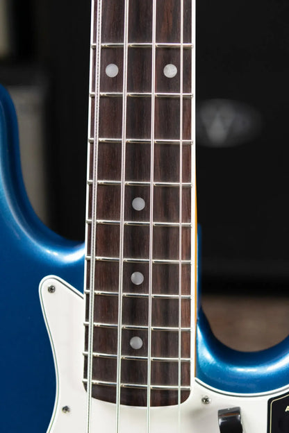 Fender American Vintage II 1966 Jazz Bass - Lake Placid Blue with Hardshell Case