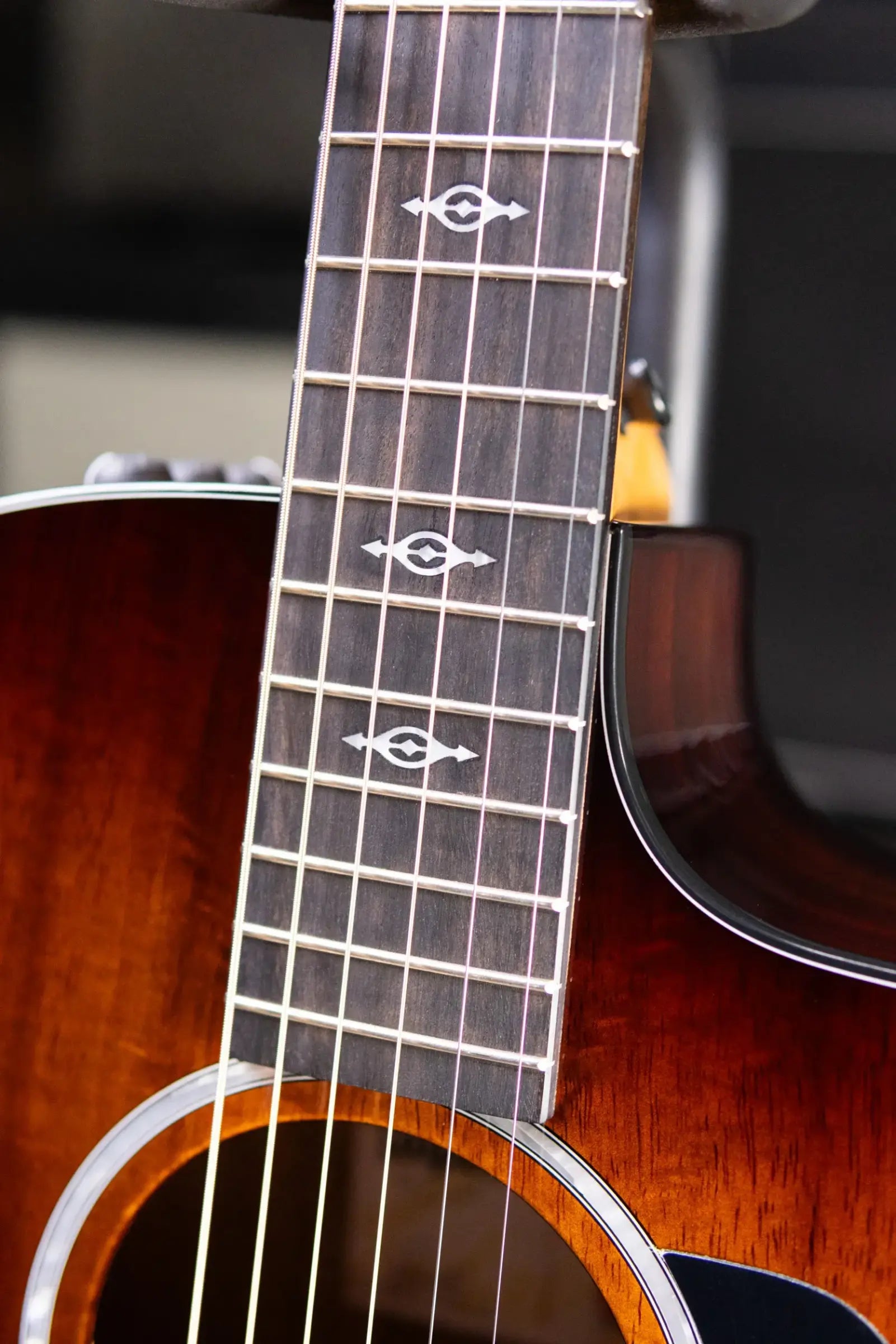 Taylor 224ce-K DLX Grand Auditorium Acoustic/Electric Guitar with Hardshell Case