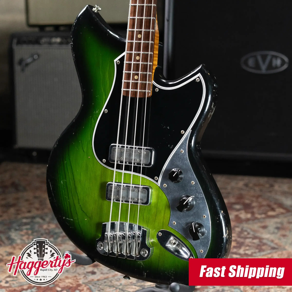 Novo Serus Bass  - Cat's Eye Green with Mono Gig Bag- Used