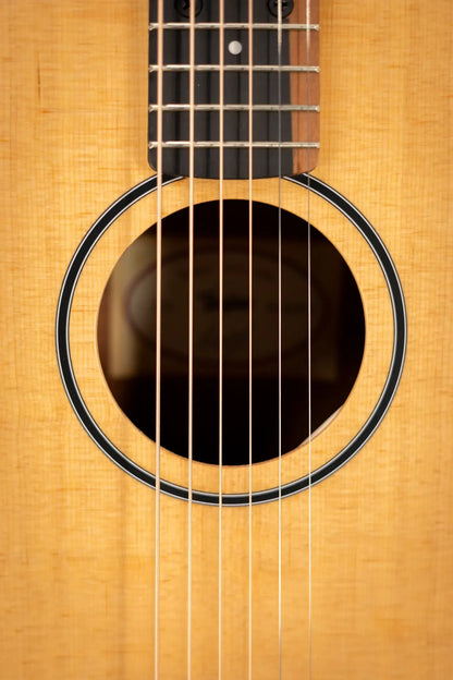 Taylor BT1e Baby Taylor Acoustic-Electric Guitar w/ Gig Bag