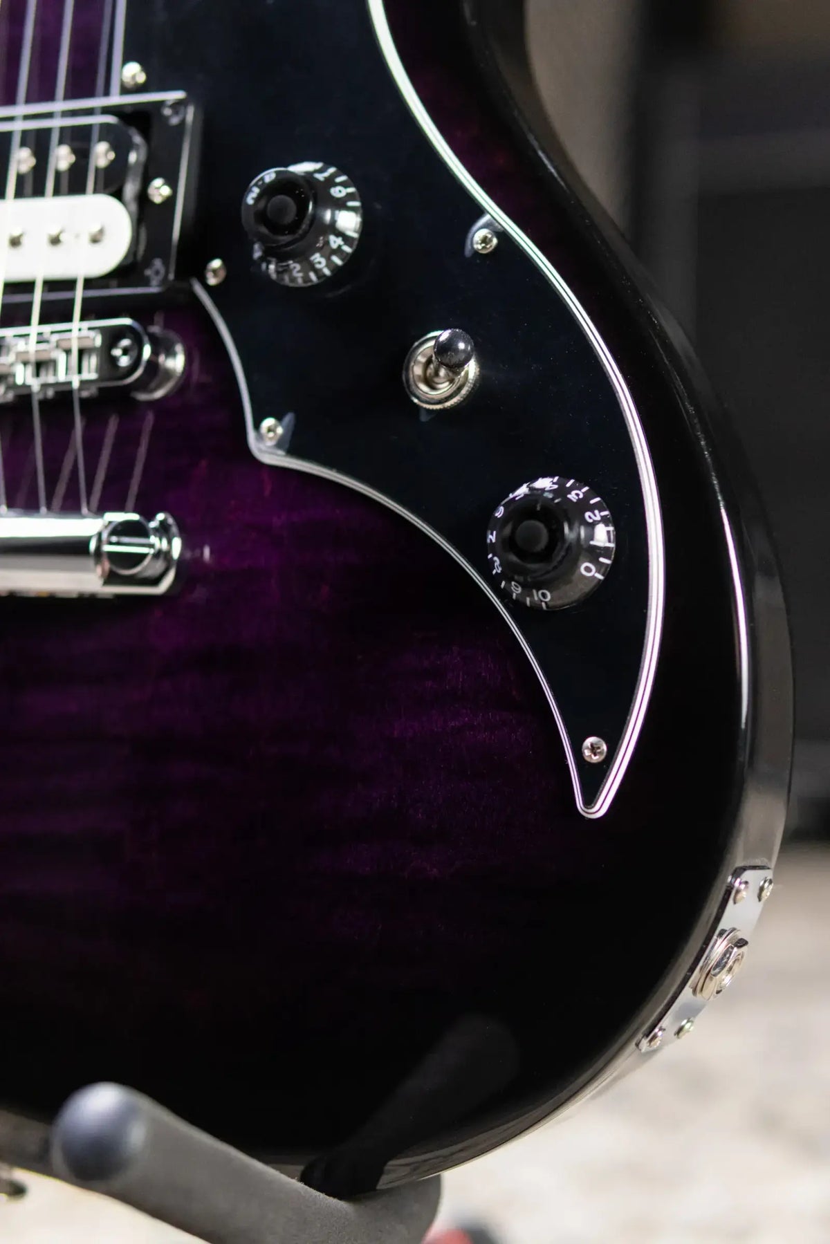 Gibson Victory Figured Top Electric Guitar - Dark Purple Burst with Hardshell Case