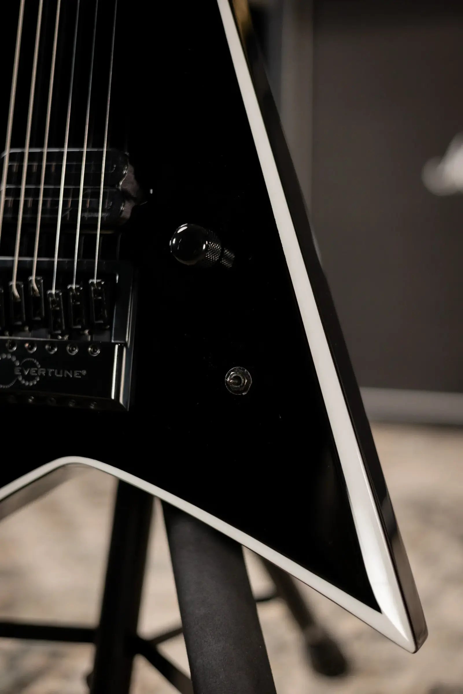 Jackson Pro Plus Series Signature Christian Andreu Rhoads RR24 EVTN6 Electric Guitar - Black with Foam Core Case