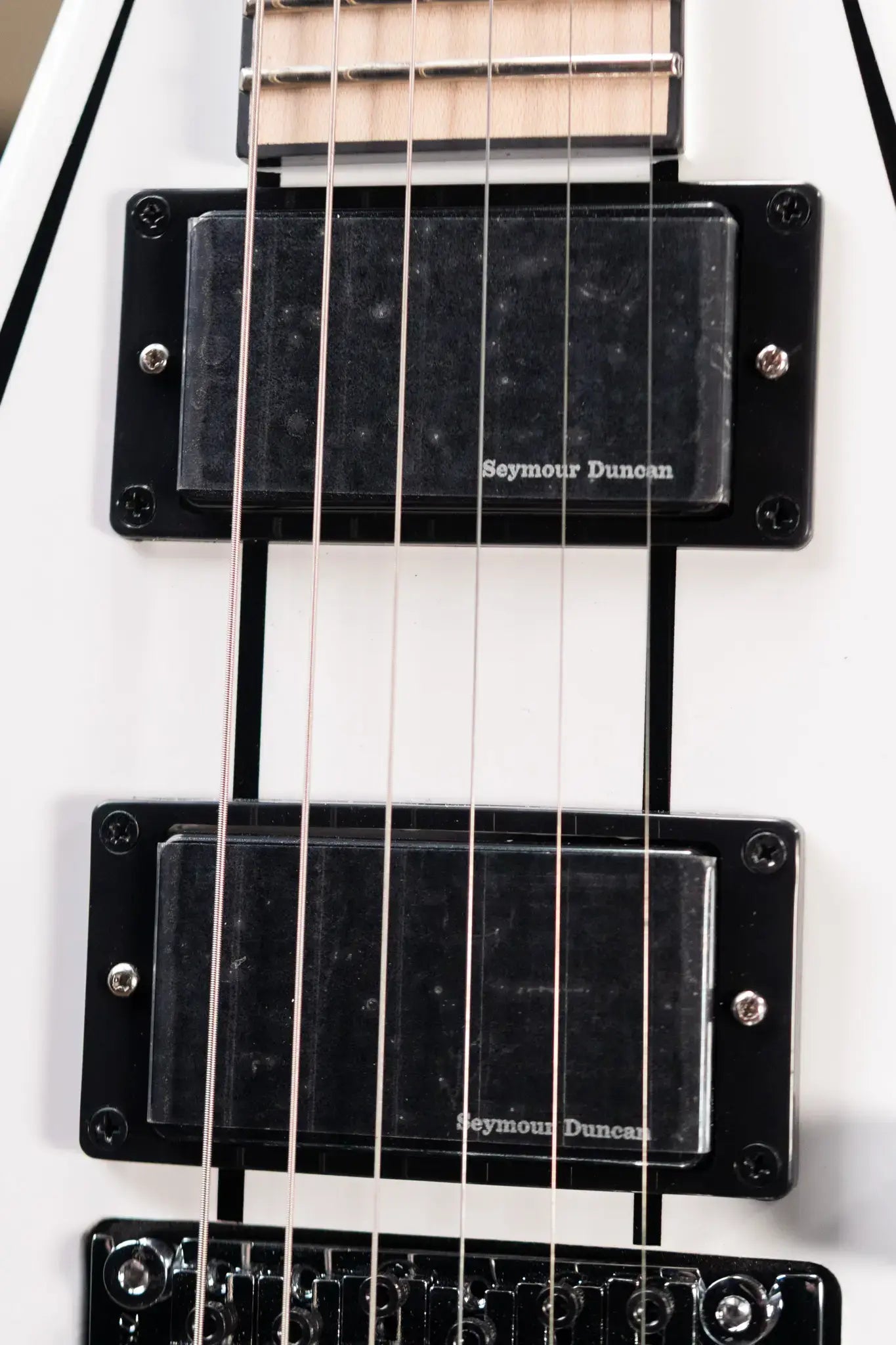 Jackson X Series Rhoads RRX24M Electric Guitar - Snow White with Black Pinstripes