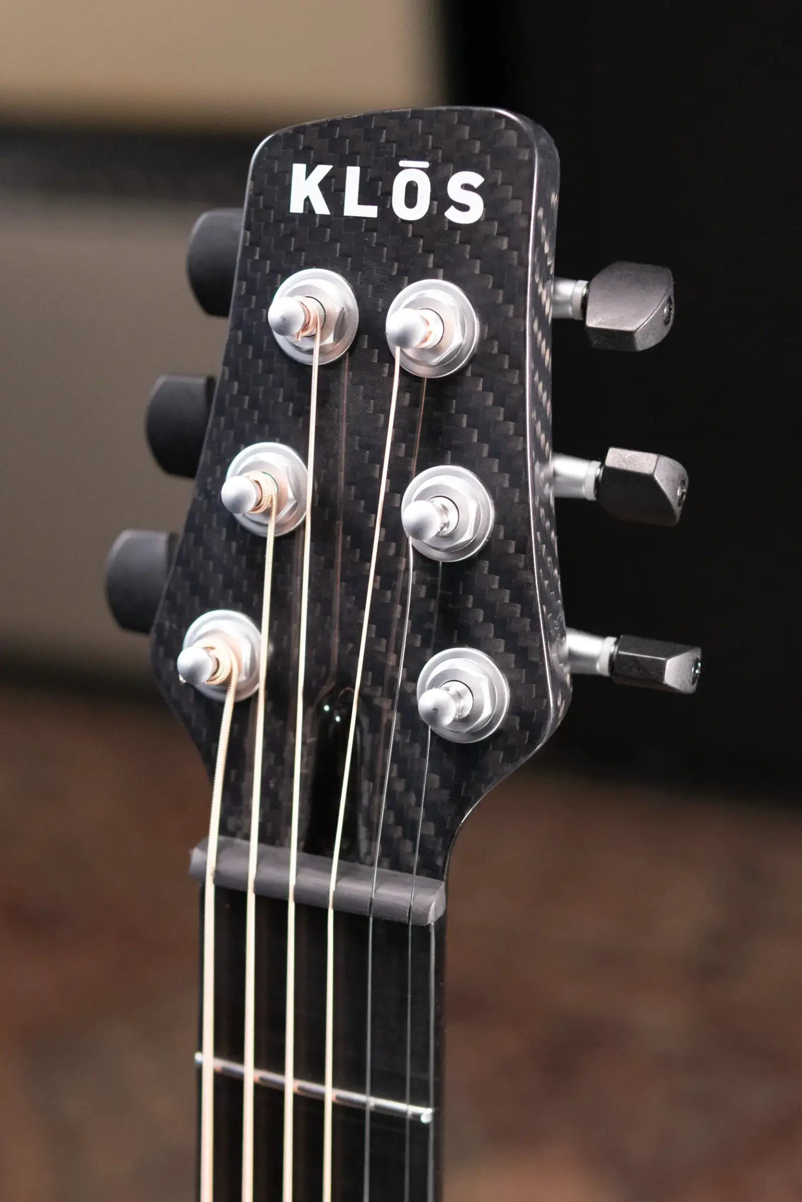 KLOS Full Carbon Grand Cutaway Mini DAE Acoustic/Electric Guitar - Fishman Presys VT with Gig Bag