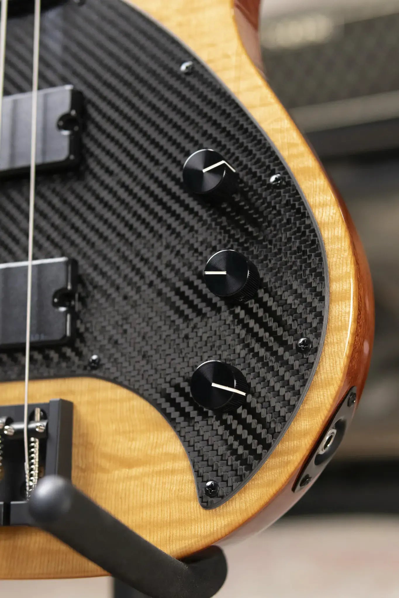 Klos Custom Series Apollo Bass - Maple Top Sandstorm with Gig Bag