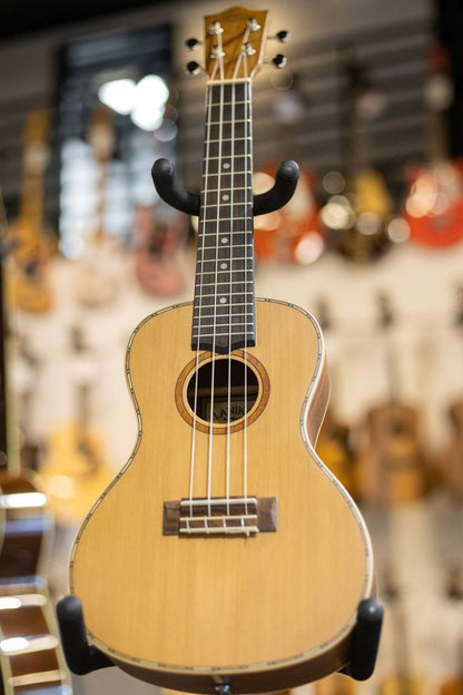 Lanikai CDST-C Cedar Solid Top Concert Ukulele