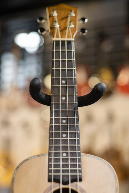 Lanikai CDST C Cedar Solid Top Concert Ukulele haggertys 04
