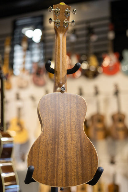 Lanikai CDST C Cedar Solid Top Concert Ukulele haggertys 09