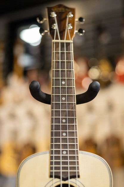 Lanikai SPST-C Spuce Solid Top Concert Ukulele Outfit