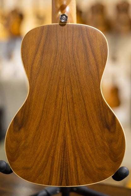 Lanikai SPST-C Spuce Solid Top Concert Ukulele Outfit