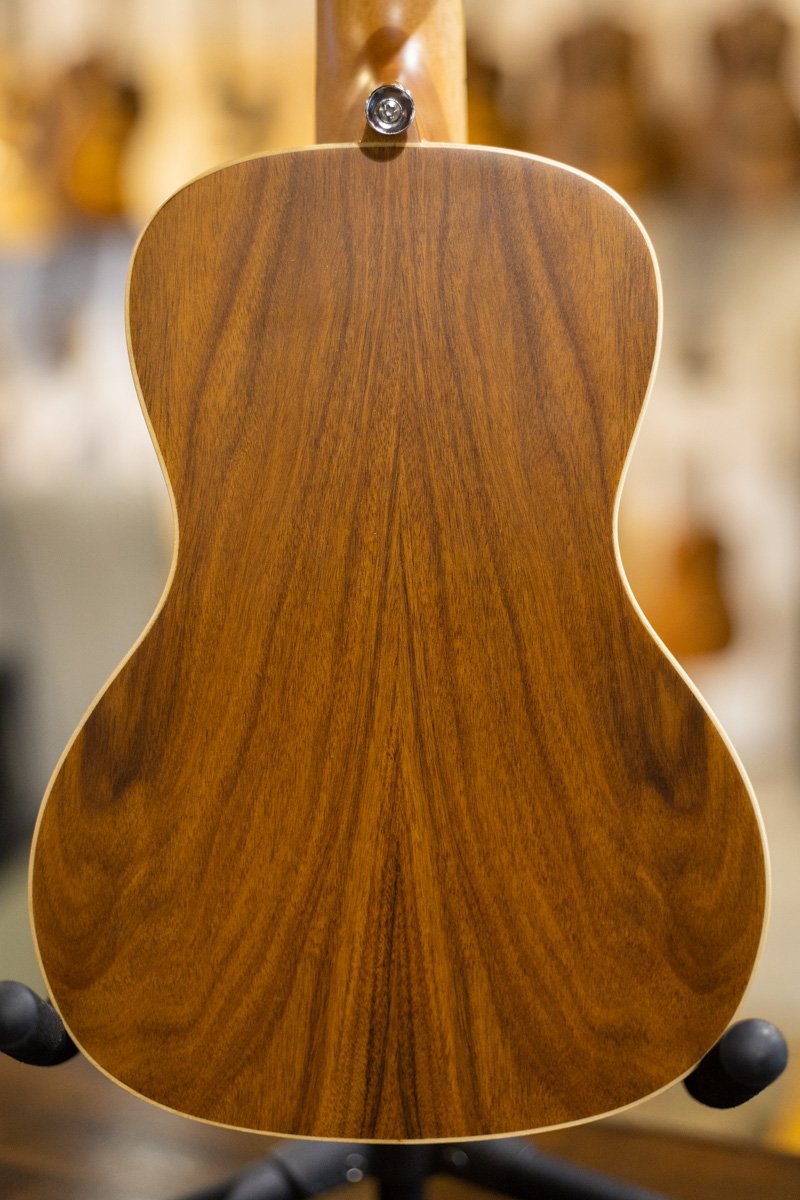 Lanikai SPST-C Spuce Solid Top Concert Ukulele Outfit