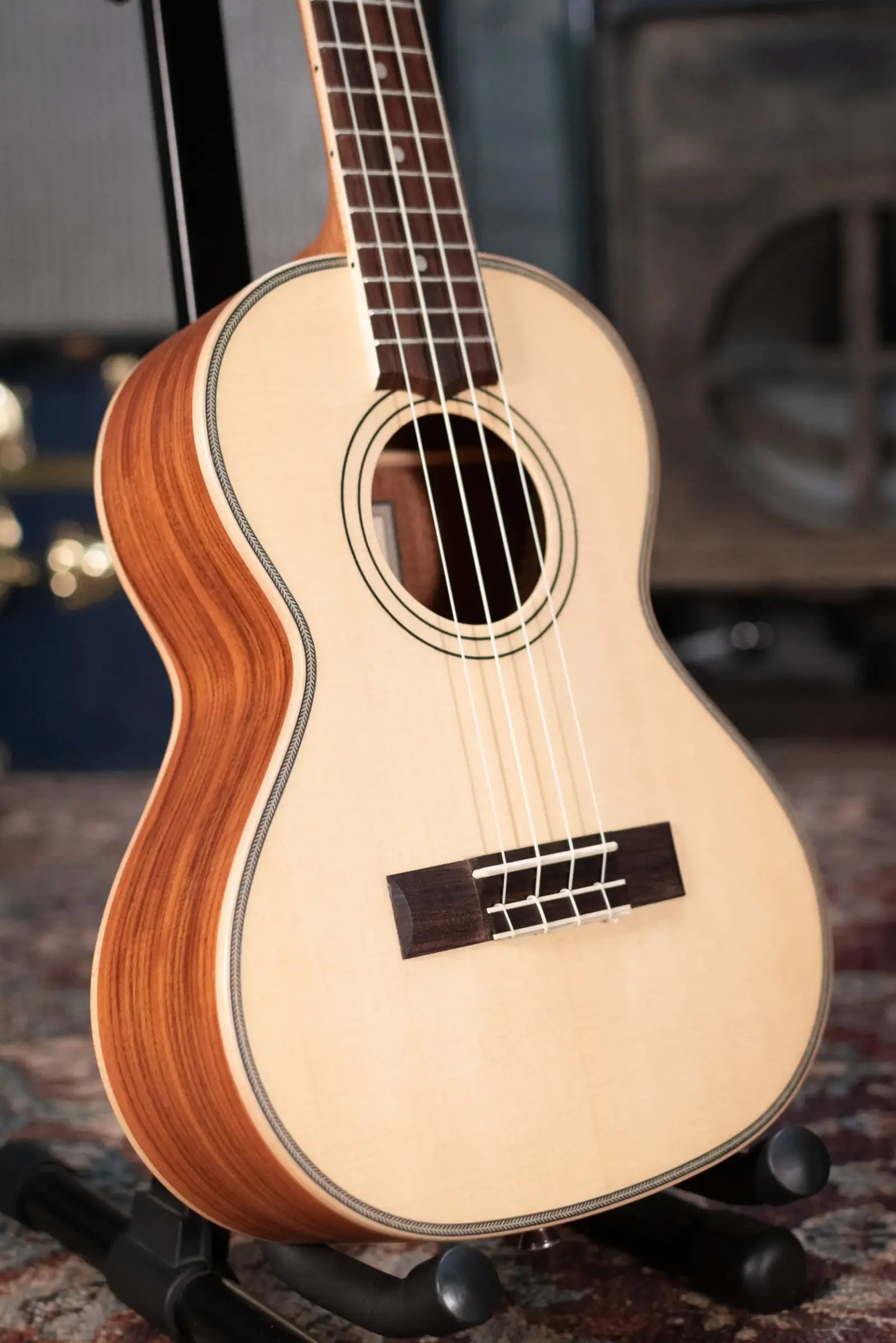 Lanikai SPST-T Solid Spruce Top Morado Back and Side Tenor Ukulele Natural