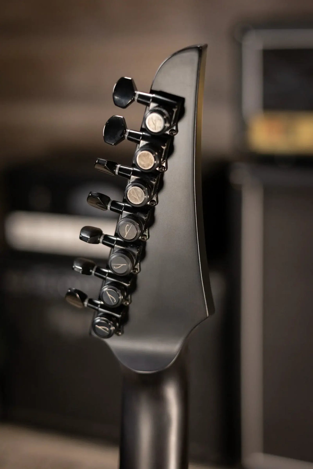 Legator N7F-Carbon Ninja Multi Scale 7-String Electric Guitar - Carbon with Gig Bag