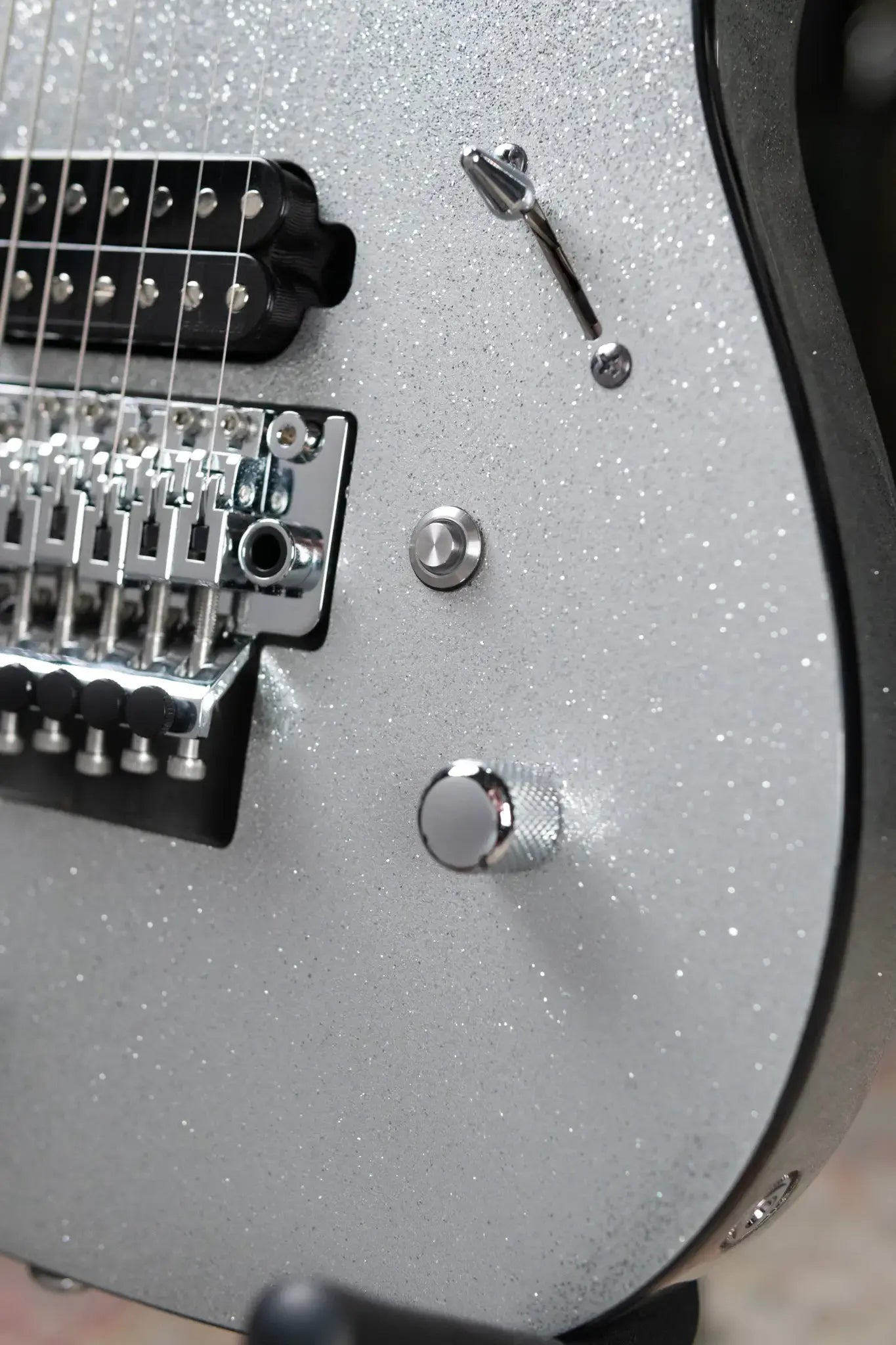 Legator Y07 7-String Electric Guitar - Silver with Gig Bag