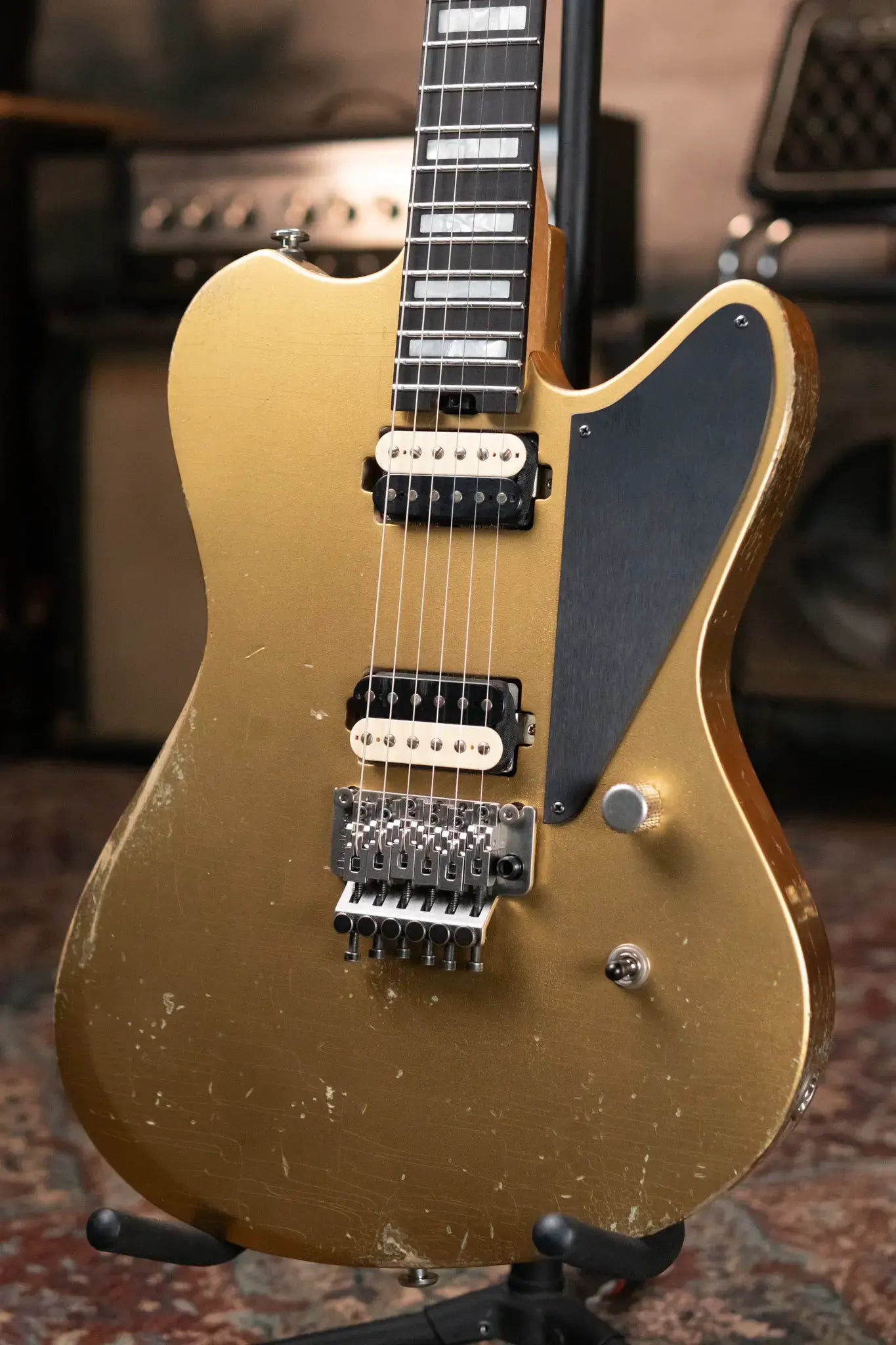 Luxxtone Calavera - Gold with Hardshell Case