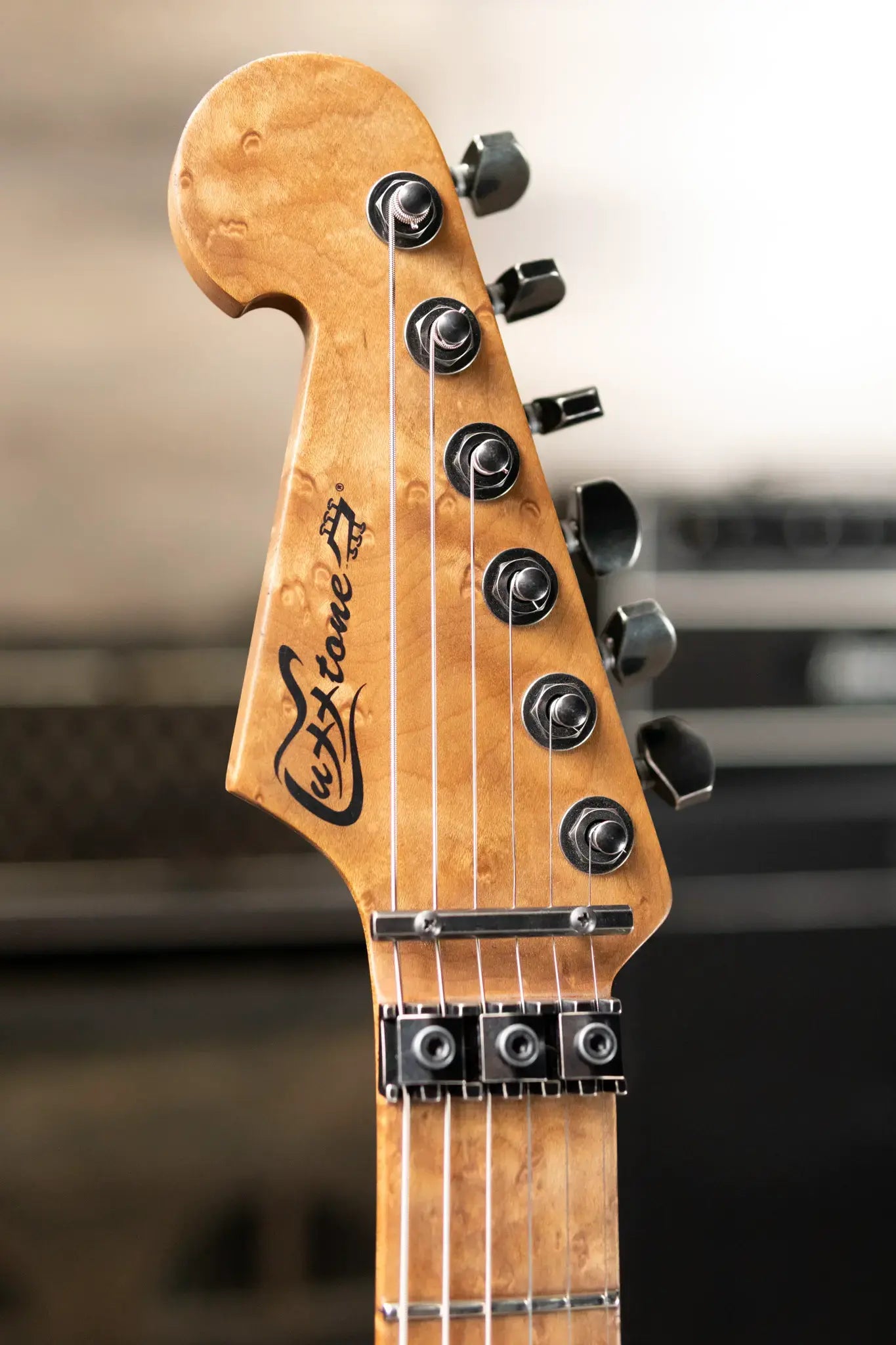Luxxtone Ghost Electric Guitar - Wild Bill Art with Hardshell Case