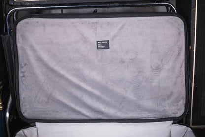 MONO Pedalboard Medium Silver + Tour Accessory Case 2.0 Black - Open Box