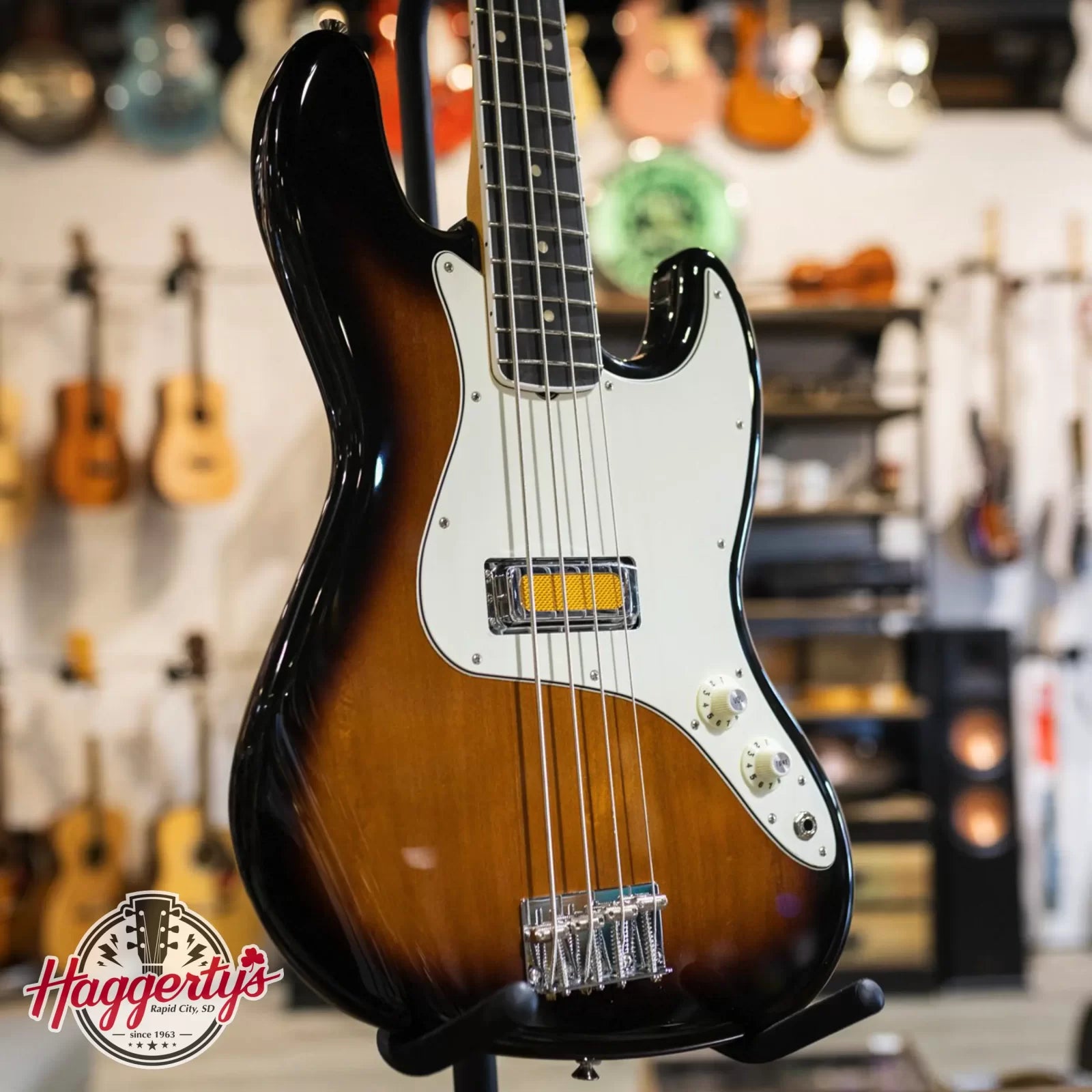 Fender Gold Foil Jazz Bass, Ebony Fingerboard, 2-Color Sunburst - Deluxe Gig Bag - Floor Model Demo