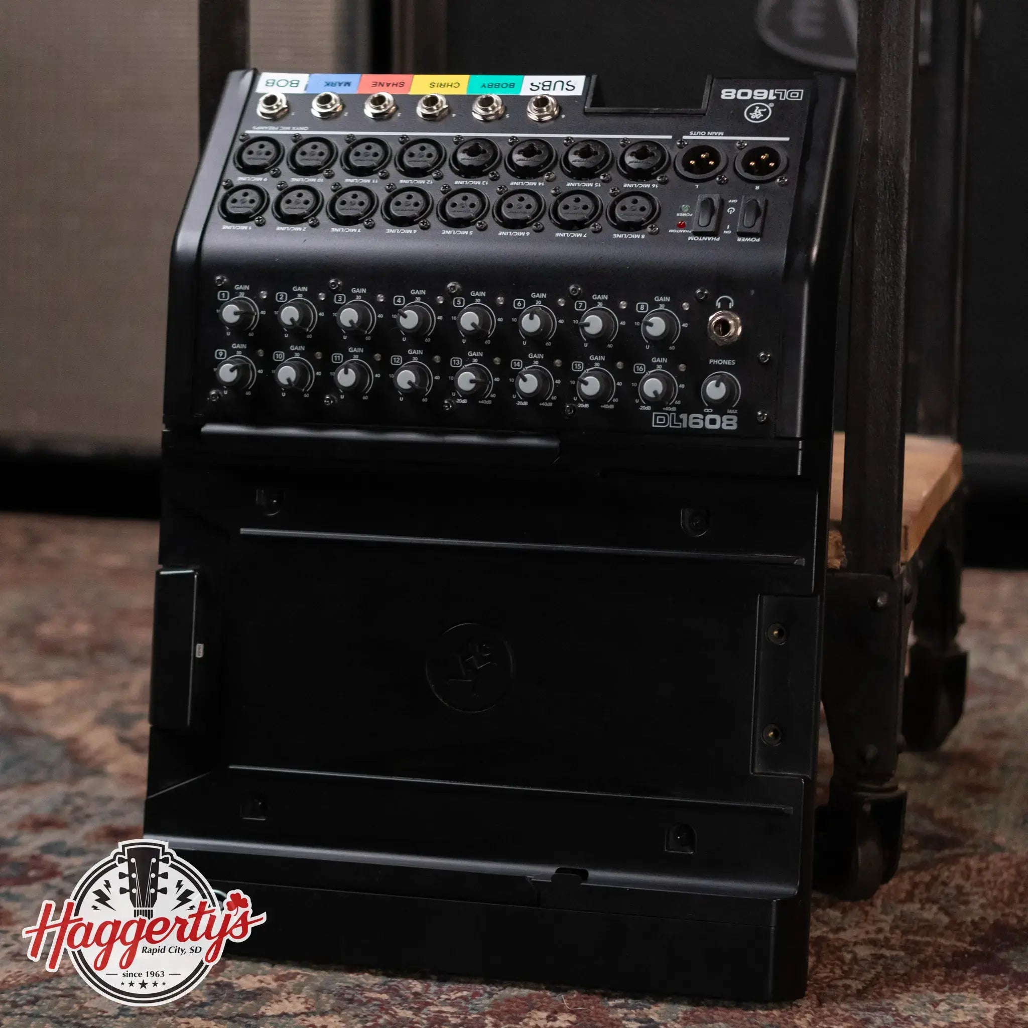 Mackie DL1608 Mixer - Used