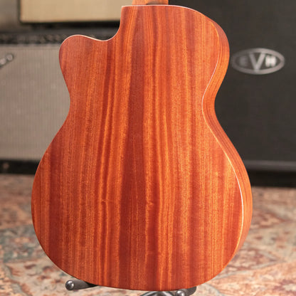 Martin 000C Jr-E Acoustic/Electric Guitar with Gig Bag