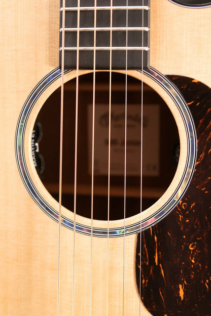 Martin 000C Jr-E Acoustic/Electric Guitar with Gig Bag