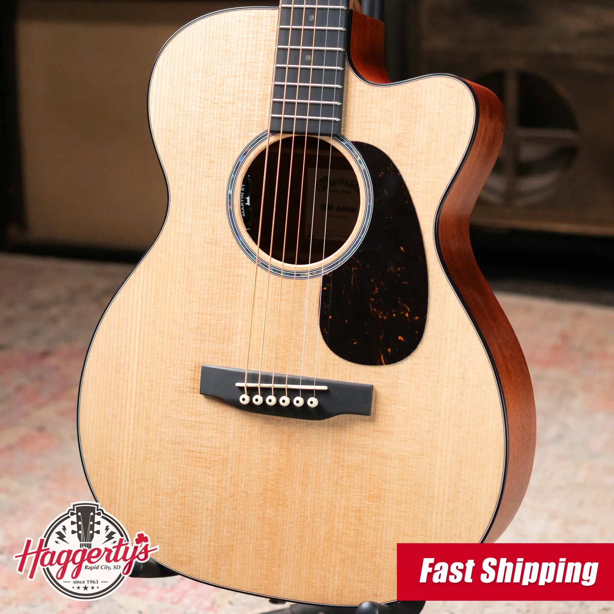 Martin 000C Jr-E Acoustic/Electric Gutiar with Gig Bag