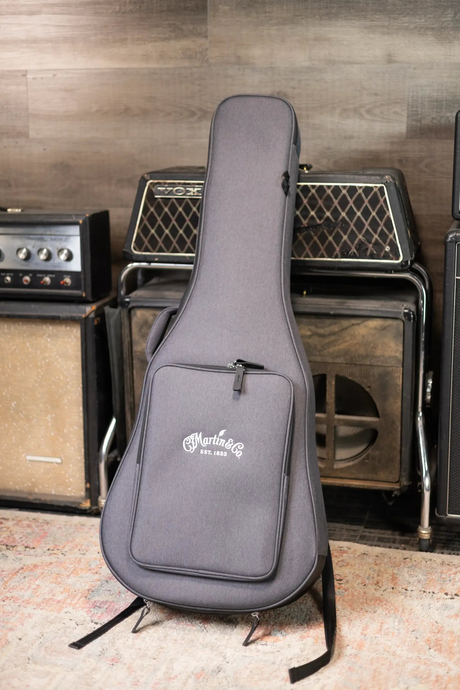 Martin 000E Retro Plus Acoustic/Electric Guitar with Gig Bag