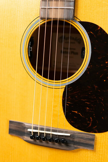 Martin 000E Retro Plus Acoustic/Electric Guitar with Gig Bag