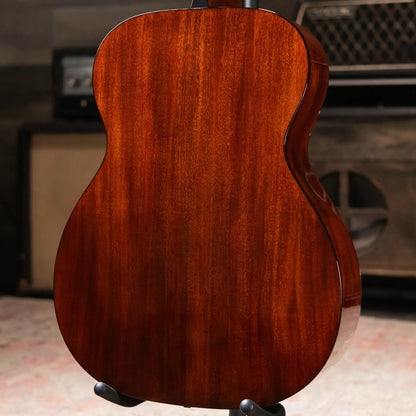 Martin 000E Retro Plus Acoustic/Electric Guitar with Gig Bag