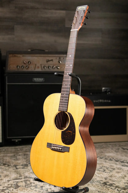 Martin 000-10E Retro Acoustic/Electric Guitar - Spruce/Sapele with Gig Bag