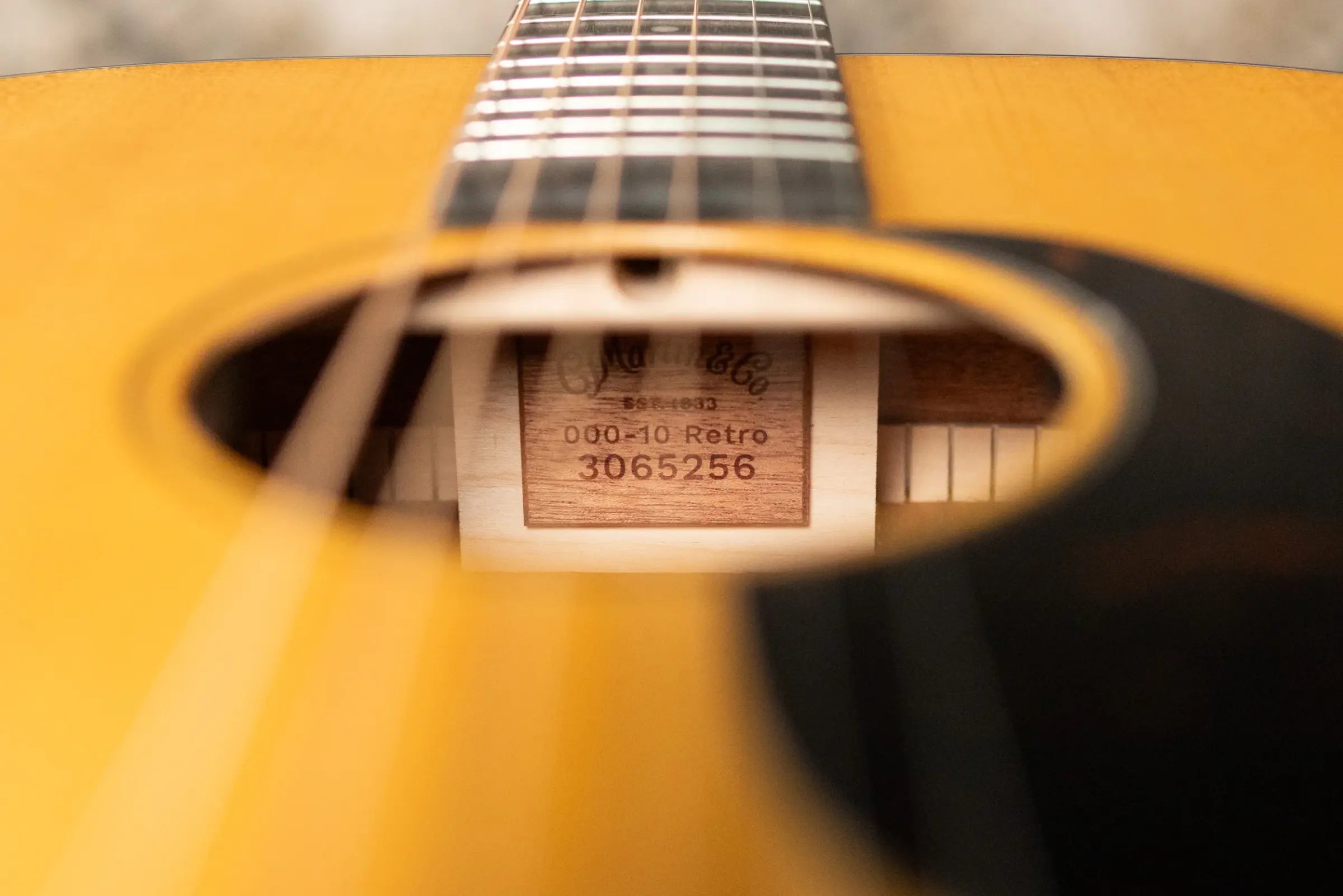 Martin 000-10E Retro Acoustic/Electric Guitar - Spruce/Sapele with Gig Bag