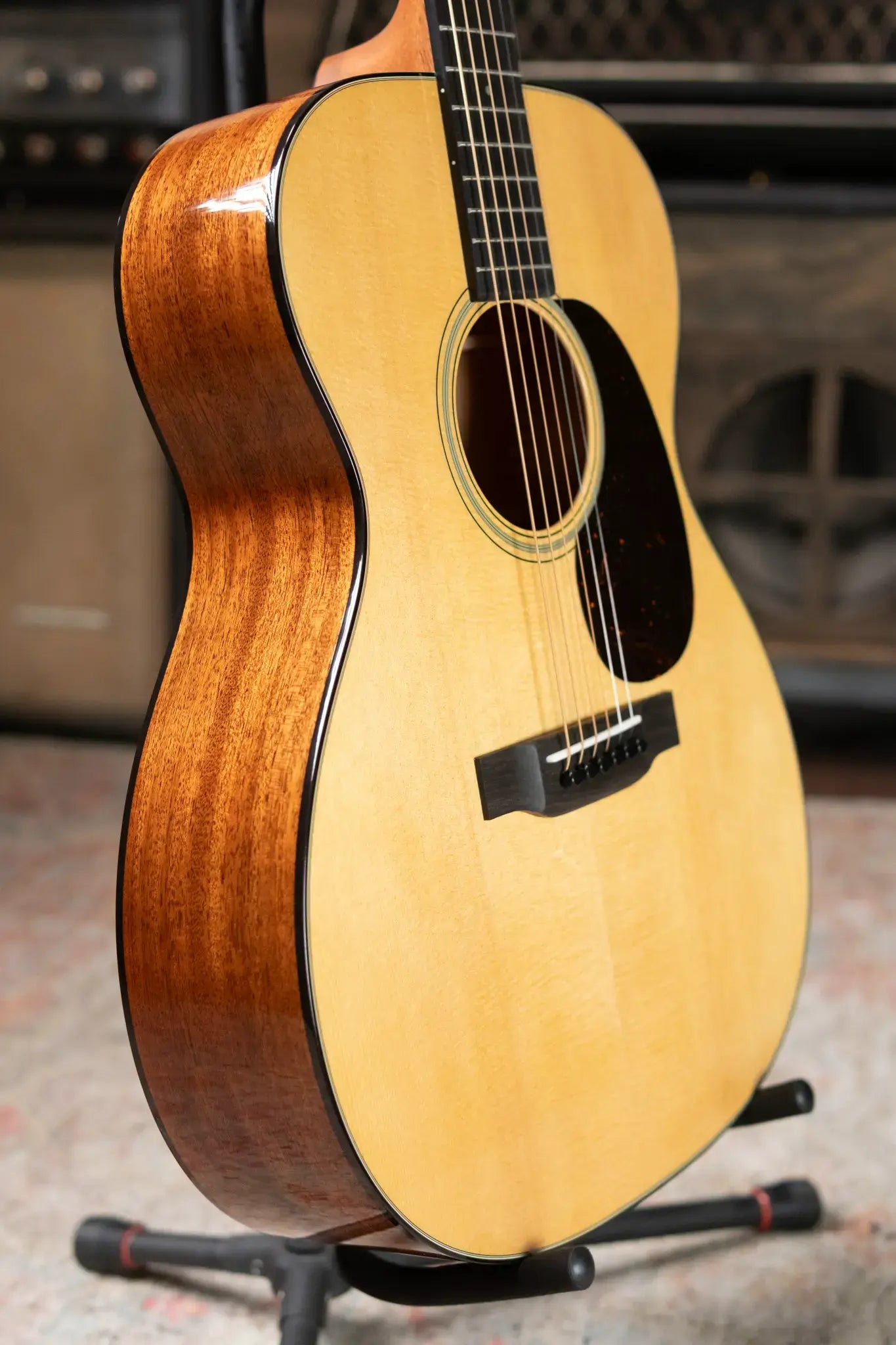 Martin 000-18 Acoustic Guitar with Hardshell Case