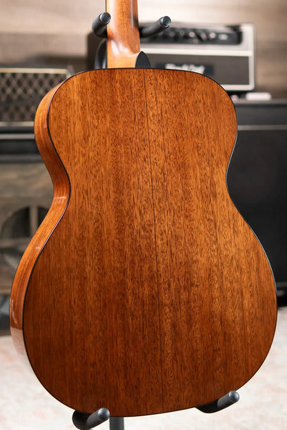 Martin 000-18 Acoustic Guitar with Hardshell Case