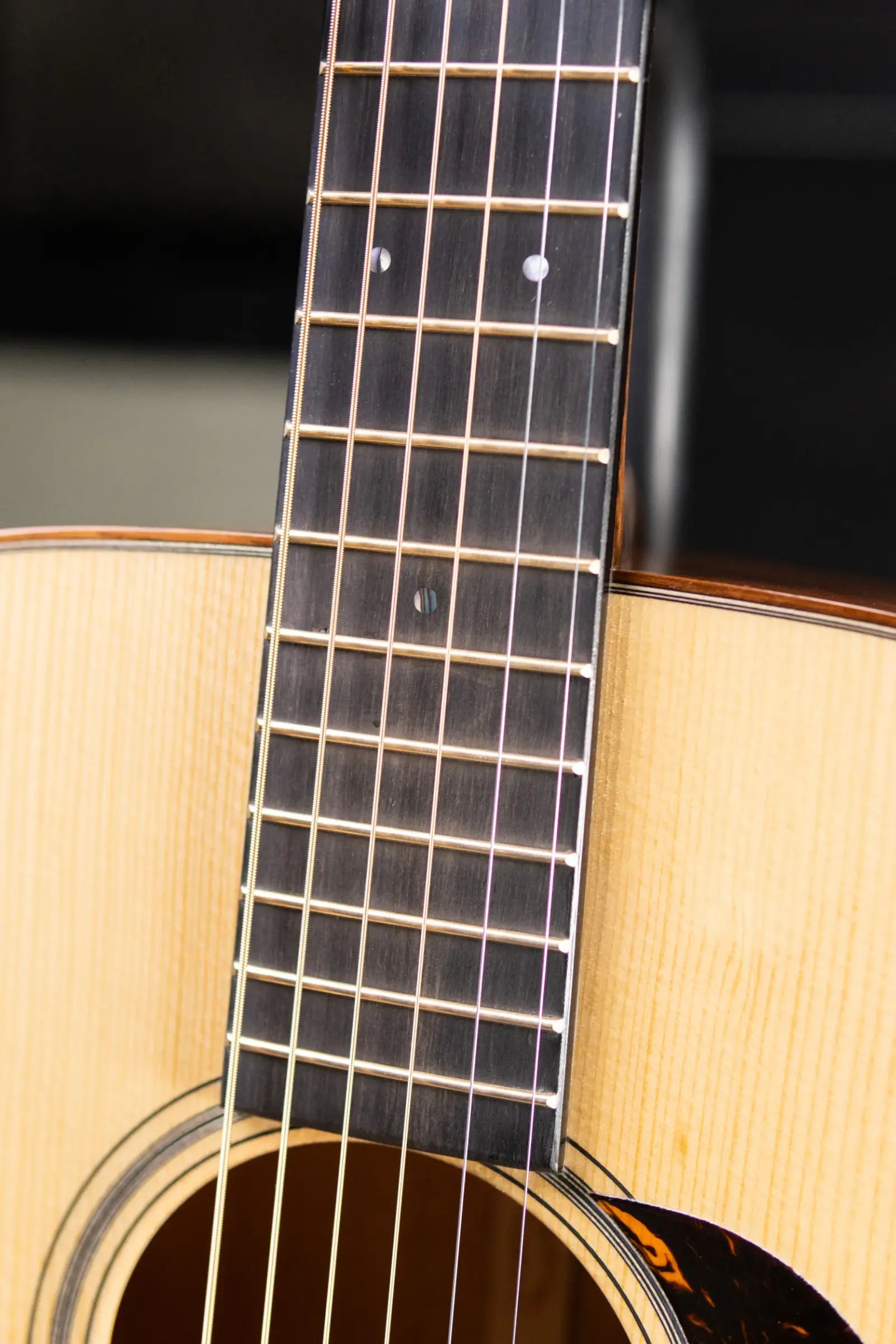 Martin 000-18 Modern Deluxe Acoustic Guitar with Hardshell Case