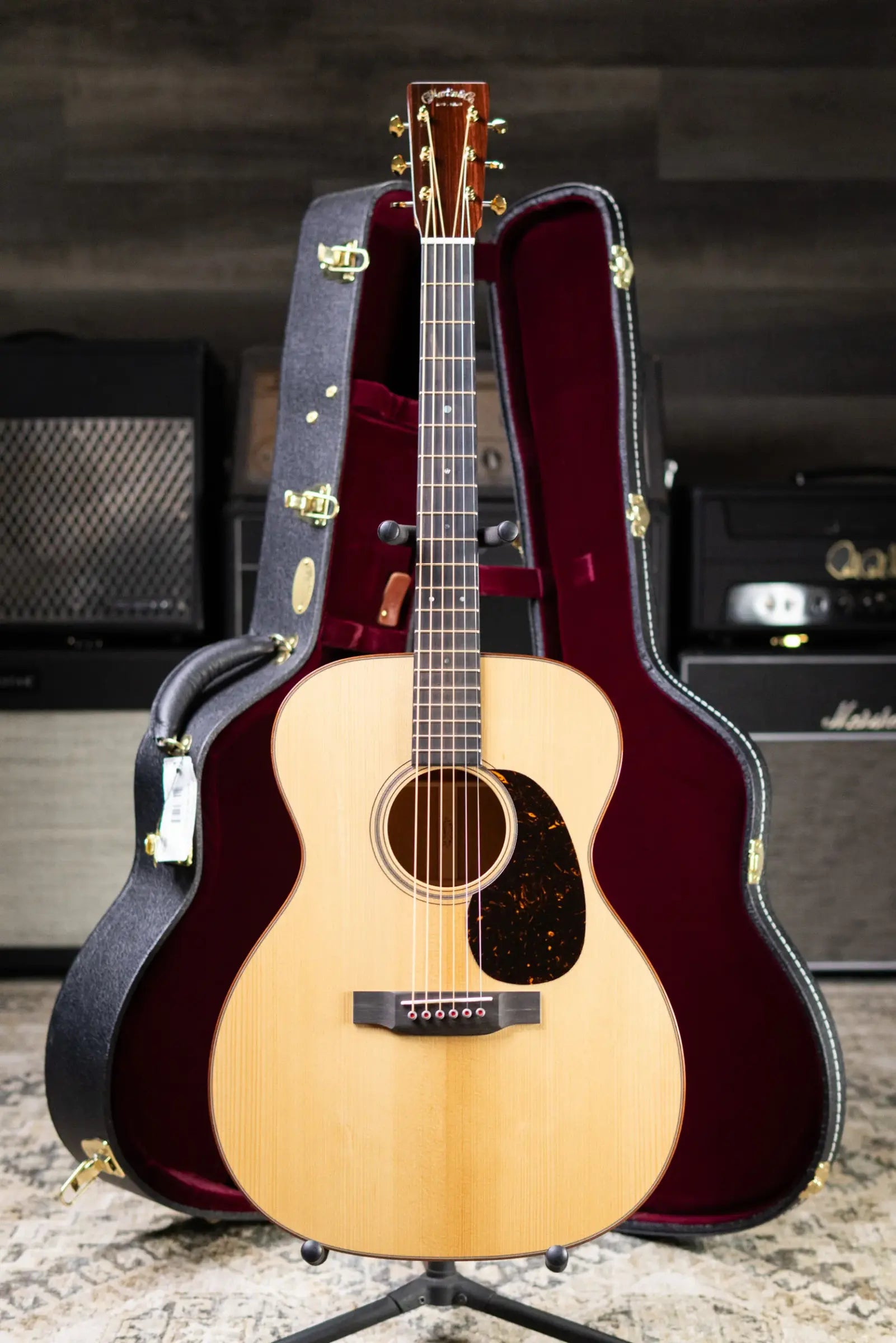 Martin 000-18 Modern Deluxe Acoustic Guitar with Hardshell Case