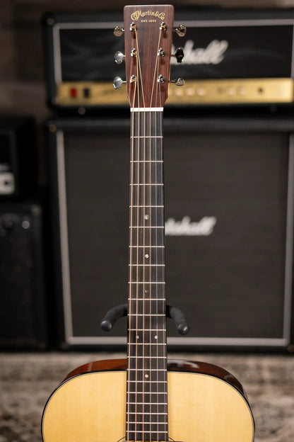 Martin 000-18 Standard Acoustic Guitar - Natural with Hardshell Case