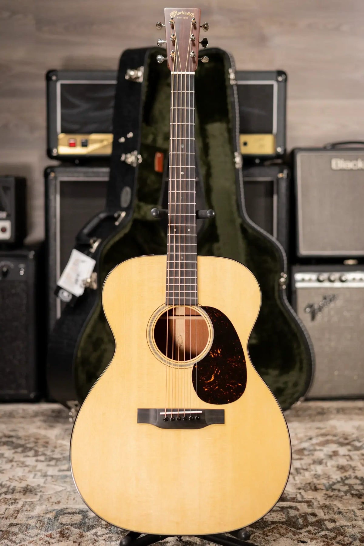 Martin 000-18 Standard Acoustic Guitar - Natural with Hardshell Case