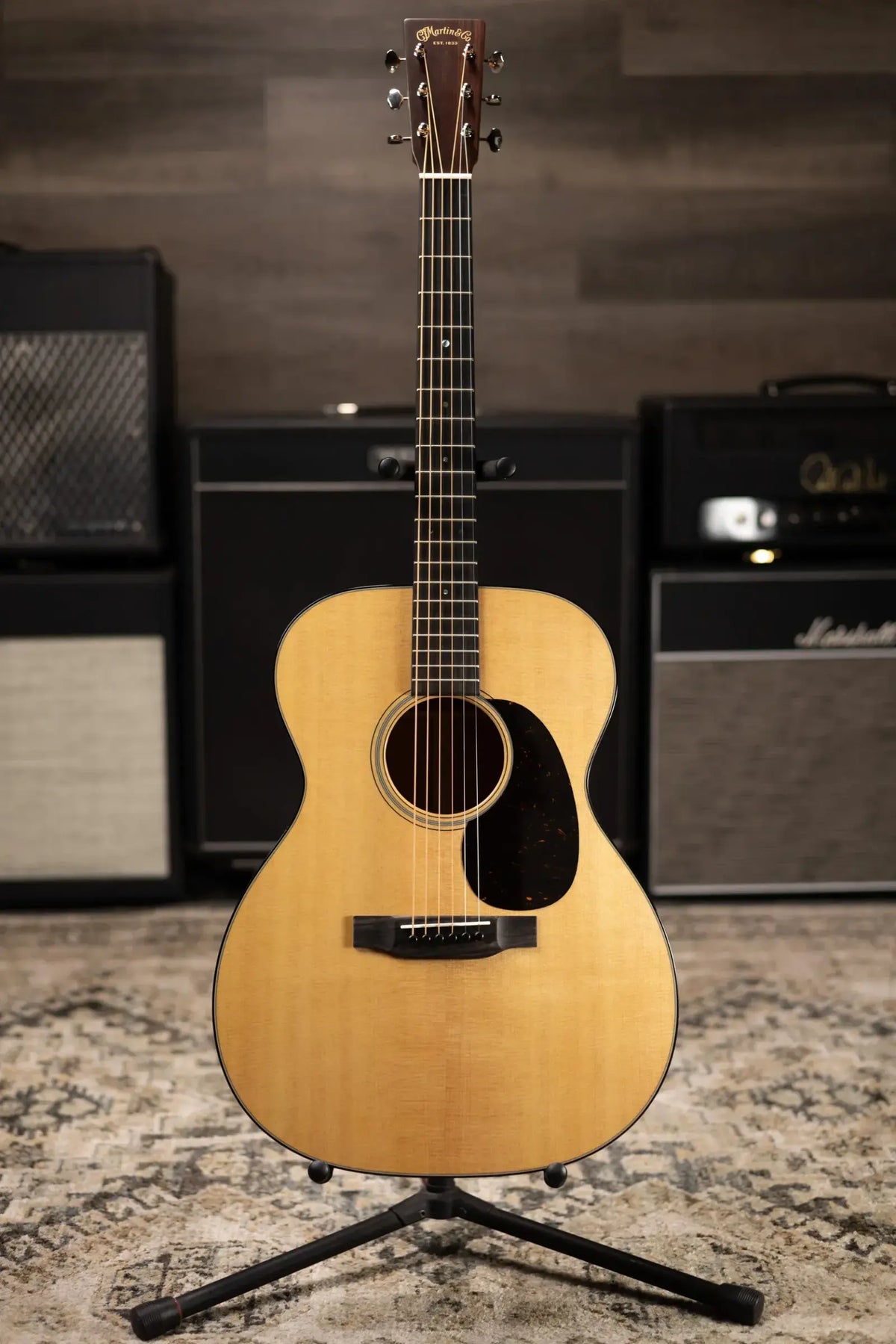 Martin 000-18 Standard Series Acoustic Guitar with Hardshell Case