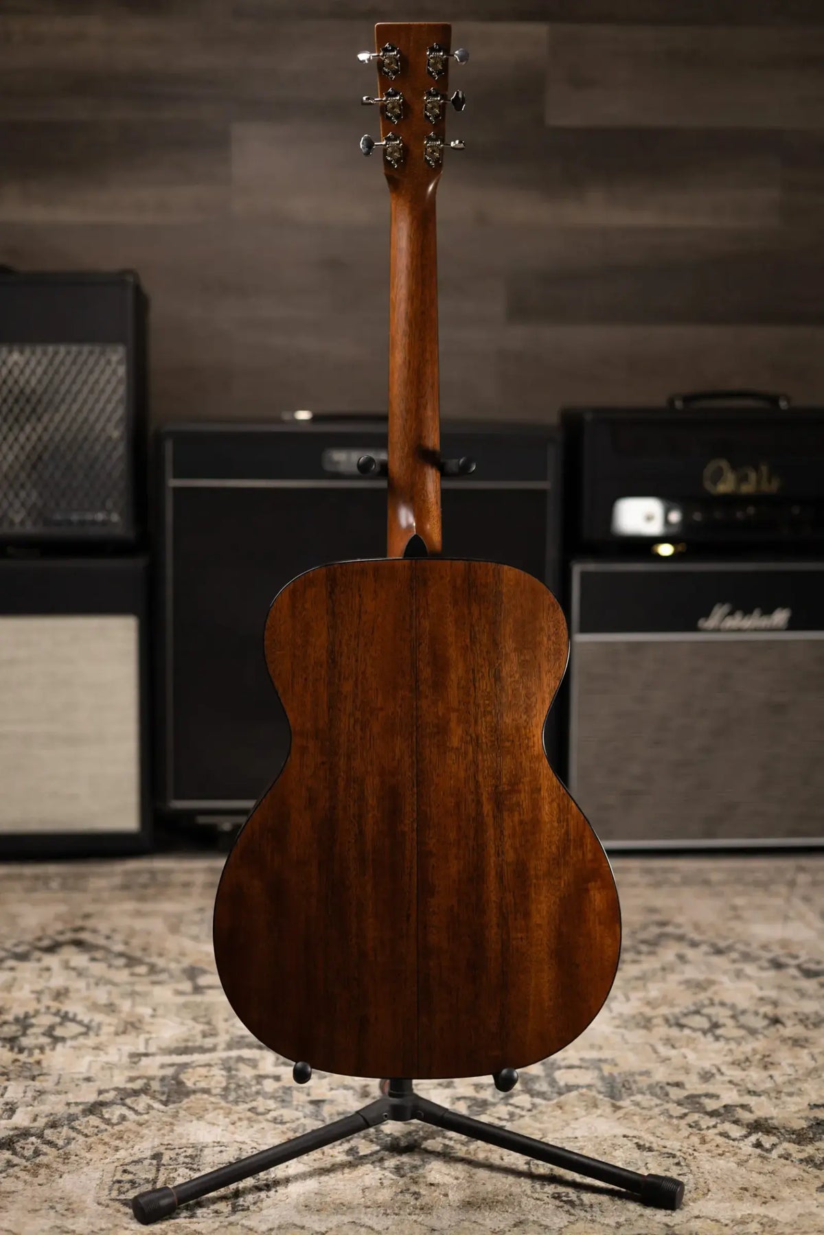 Martin 000-18 Standard Series Acoustic Guitar with Hardshell Case