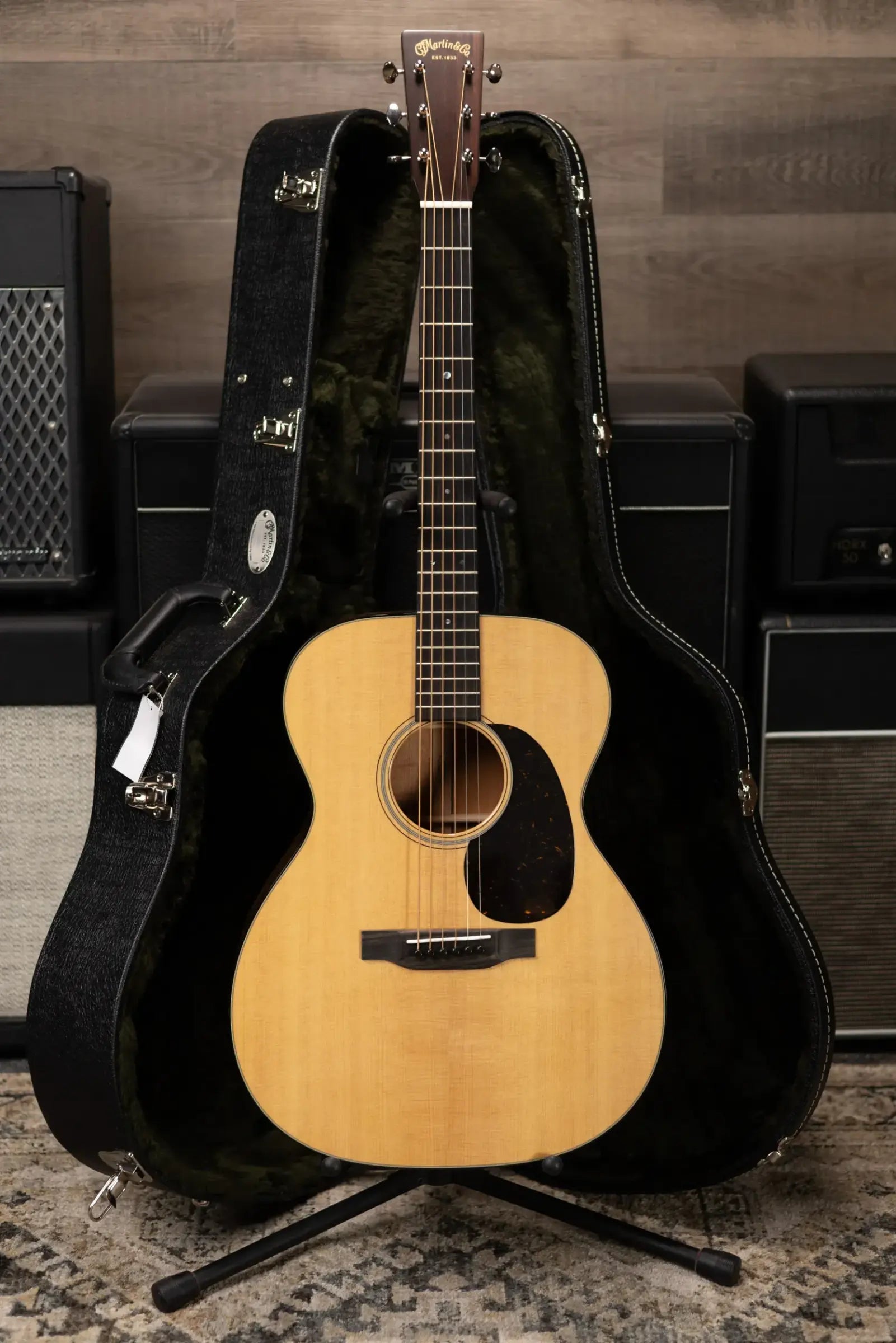 Martin 000-18 Standard Series Acoustic Guitar with Hardshell Case