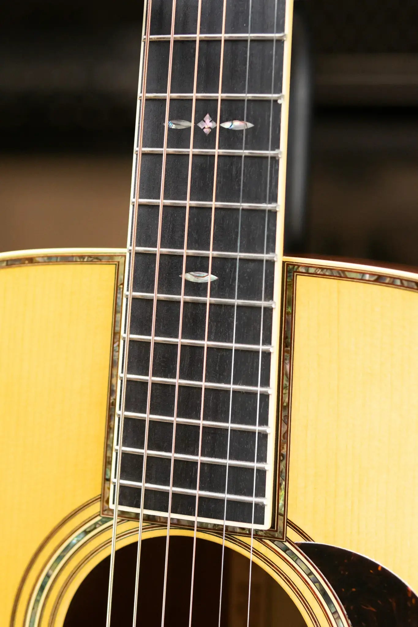 Martin 000-42EC 30th Anniversary Eric Clapton Signature Acoustic Guitar - Antique Toner with Hardshell Case