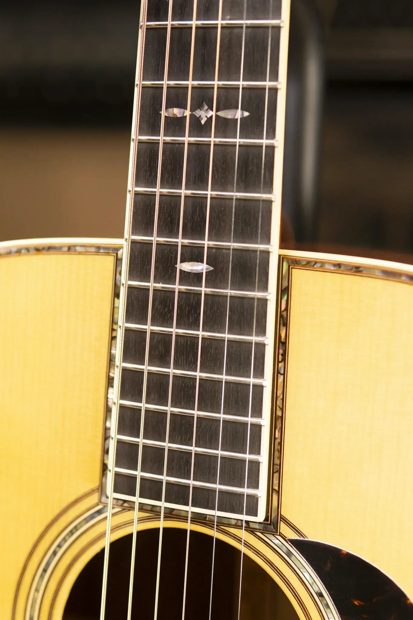 Martin 000-42EC 30th Anniversary Eric Clapton Signature Acoustic Guitar with Hardshell Case