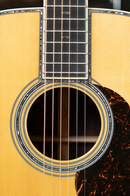 Martin 000-42 Acoustic Guitar with Hardshell Case