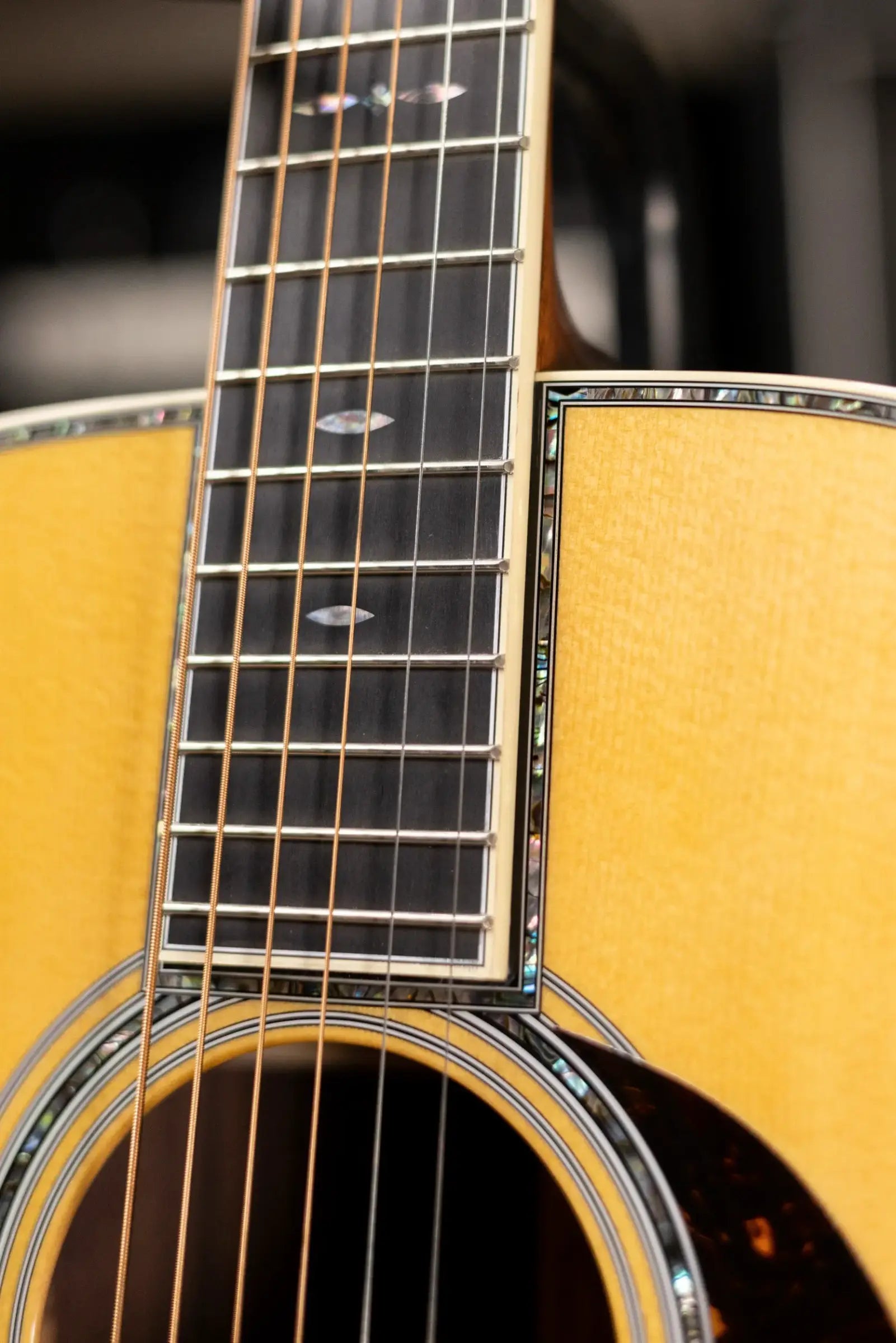 Martin 000-42 Standard Acoustic Guitar - Natural with Hardshell Case