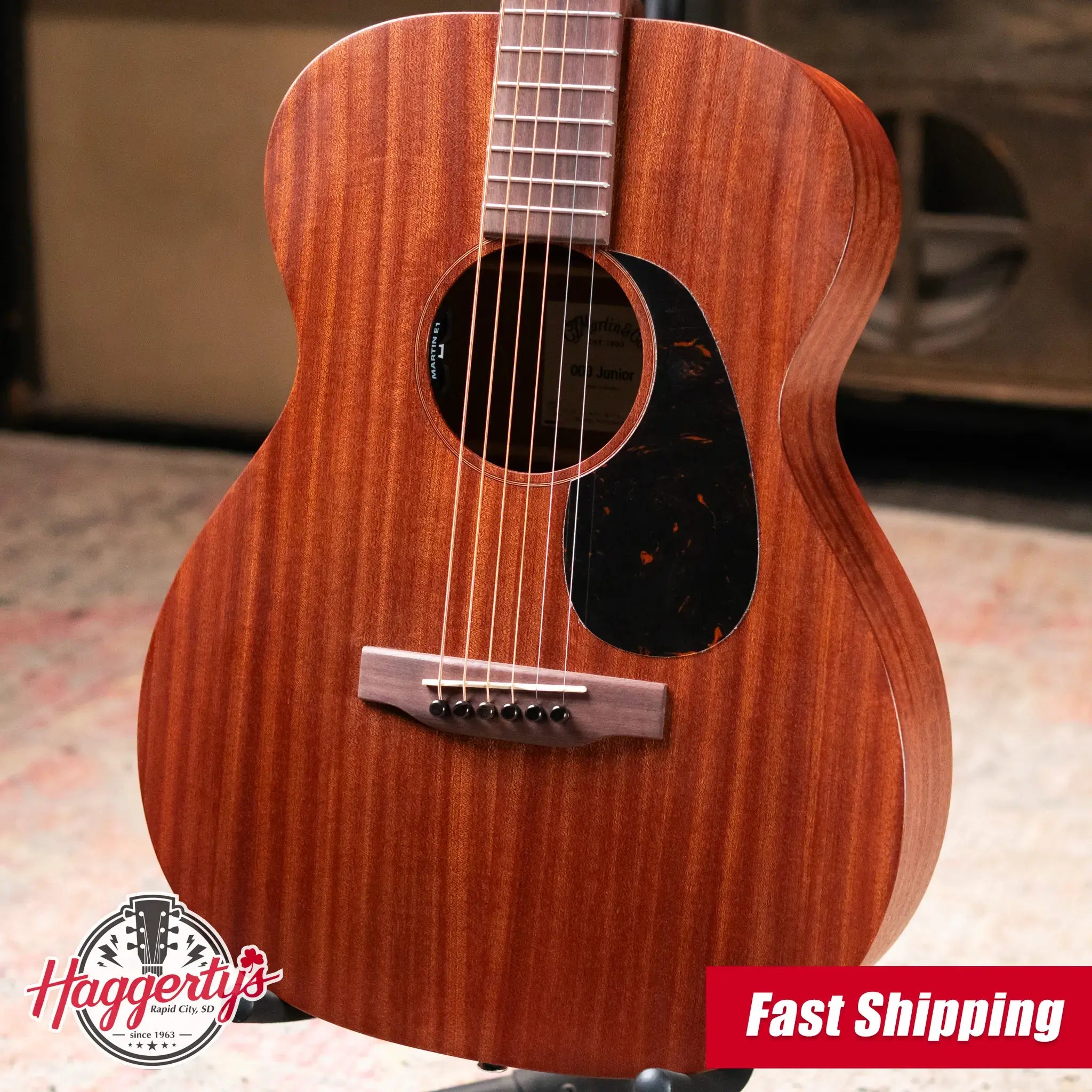 Martin 000 Jr-E Acoustic/Electric Guitar with Gig Bag