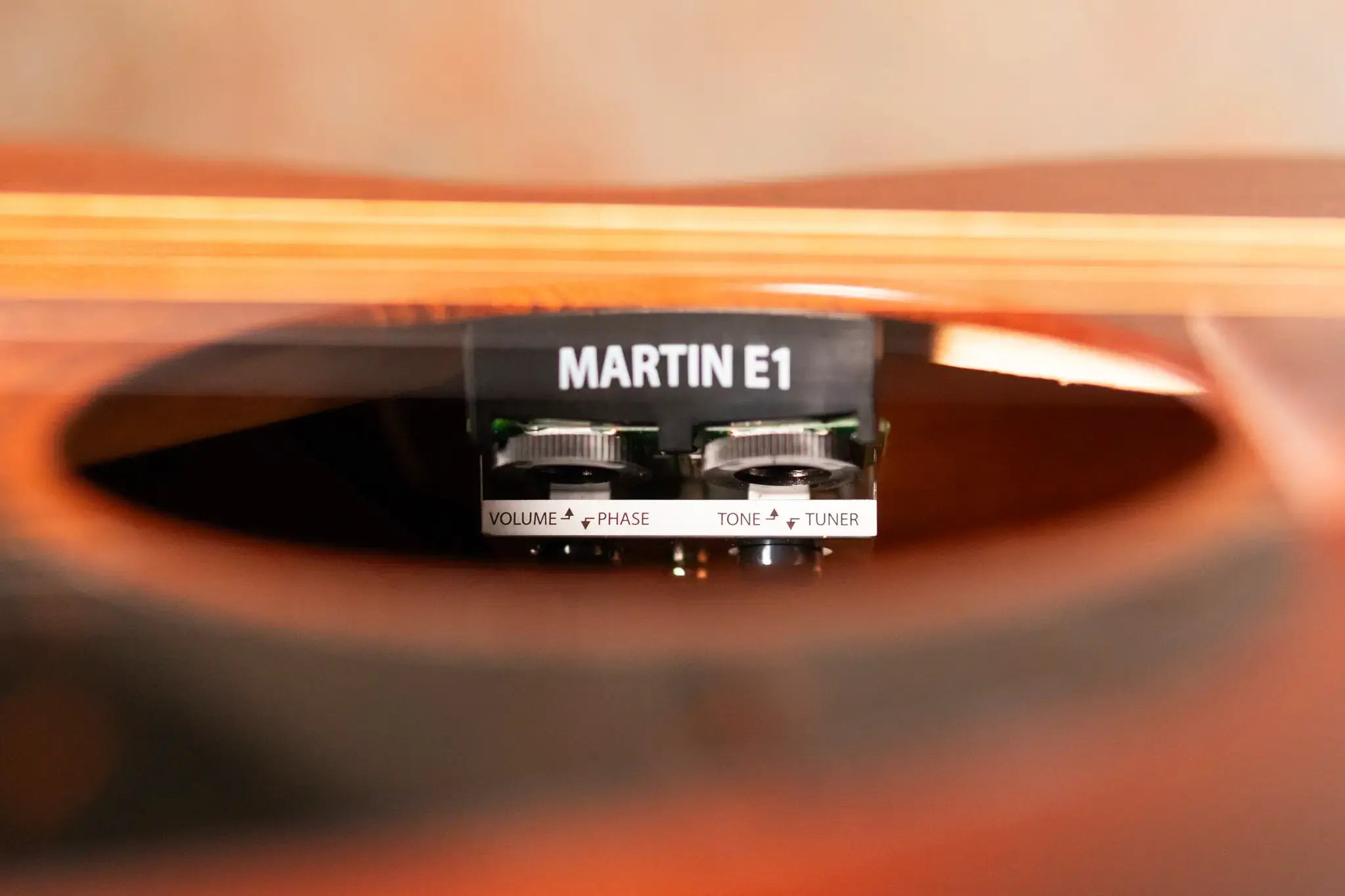 Martin 000 Jr-E Acoustic/Electric Guitar with Gig Bag