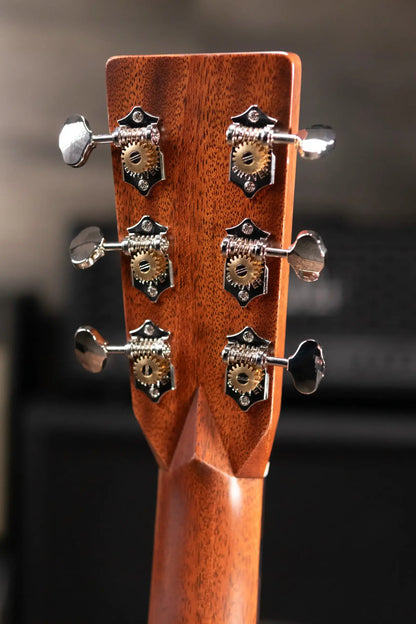 Martin 00-28 Acoustic/Electric Guitar with Hardshell Case - Used