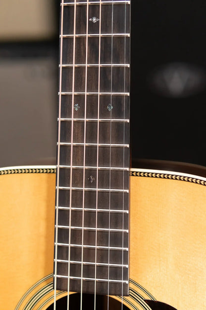 Martin 00-28 Acoustic/Electric Guitar with Hardshell Case - Used